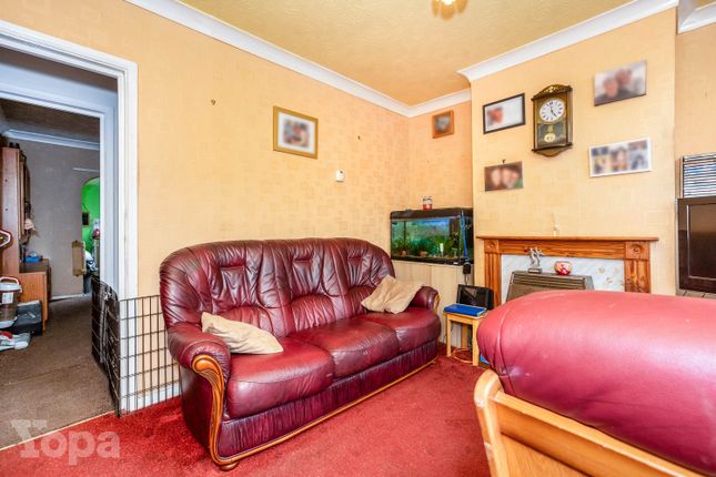 132, Charles Street, Greenhithe photo 4
