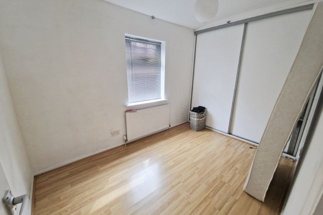 44, Argyle Road, Ilford photo 3
