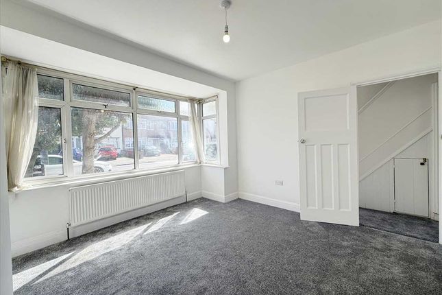 21, Orchard Grove, Kenton photo 3
