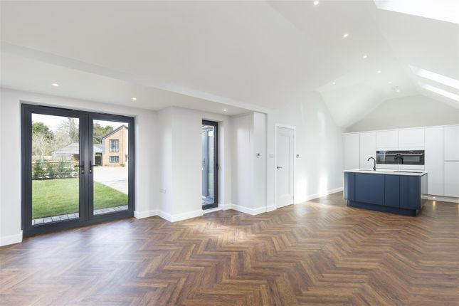 3 The Ballentine,, Ditchling Common, Burgess Hill photo 3