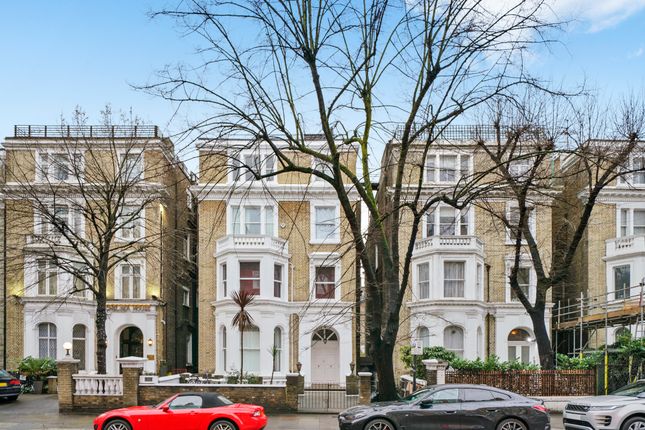 1-bed flat on Flat 8, 98, Redcliffe Gardens, Chelsea, £595,000