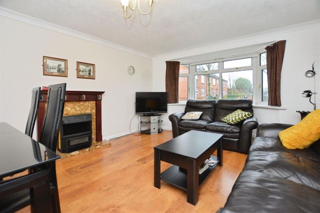 22, Charles Lovell Way, Scunthorpe photo 2