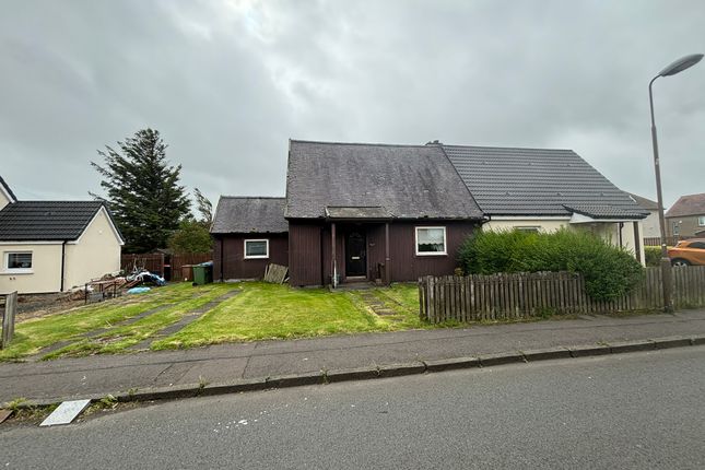 3-bed semi-detached on 35 Ladeside Road, Bathgate, £69,000