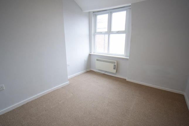 F5 , Stanton Ct, Church Street, Enfield photo 5