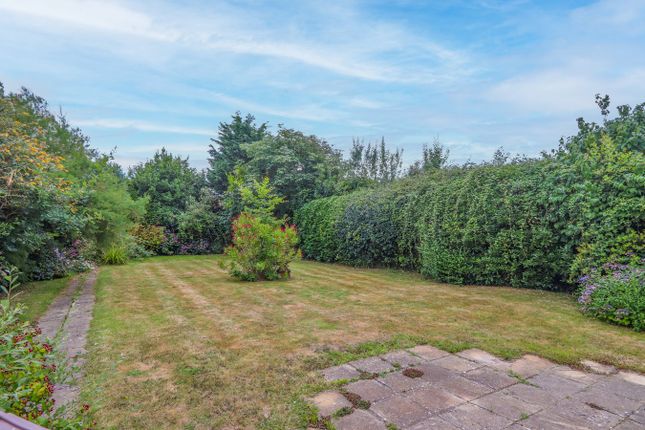 151, Cooden Drive, Bexhill-on-Sea photo 4