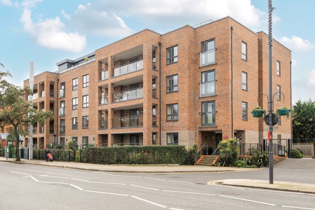 1-bed flat on Flat 10, Heath Lodge,, Marsh Road, Middlesex, £425,000