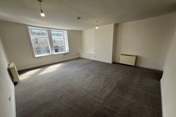 Flat to rent in Albert Road, Colne