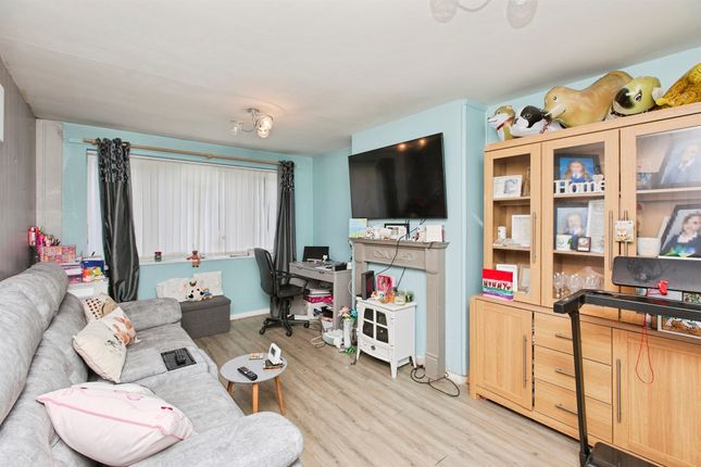 2, Holderness Close, DERBY photo 4