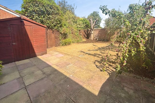 21, Coulter Grove, Wolverhampton photo 4