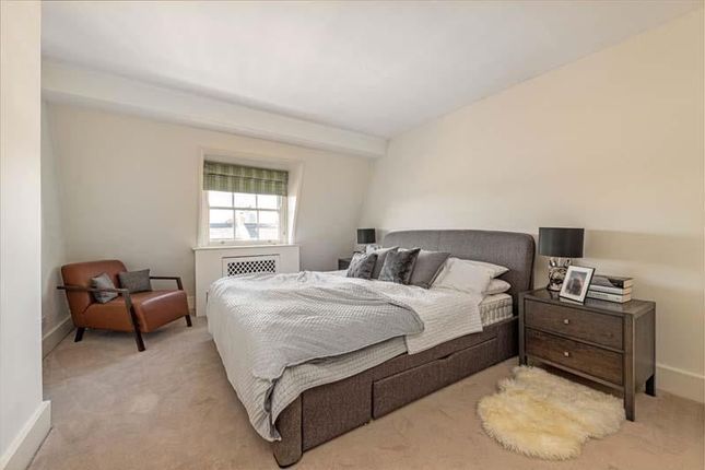 Flat to rent in Eaton Place, Belgravia, London