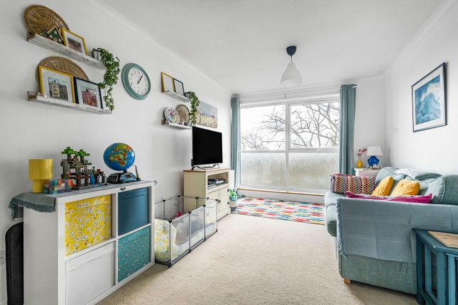 44 Tasman Court,, Staines Road West, Surrey photo 2