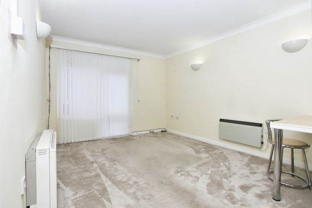 Flat for sale in Eastfield Road, Peterborough