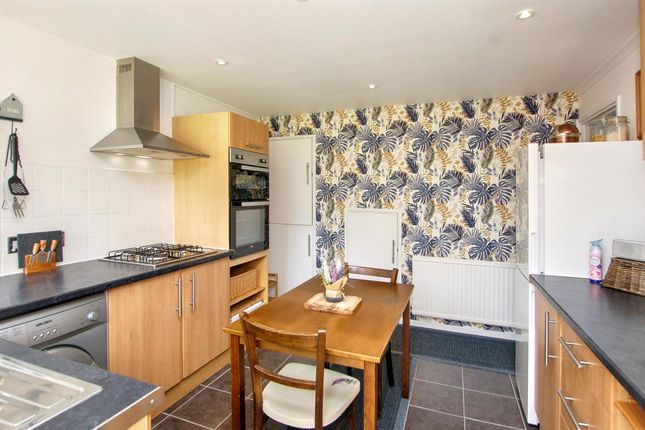 54, Dowgate Close, Tonbridge photo 3