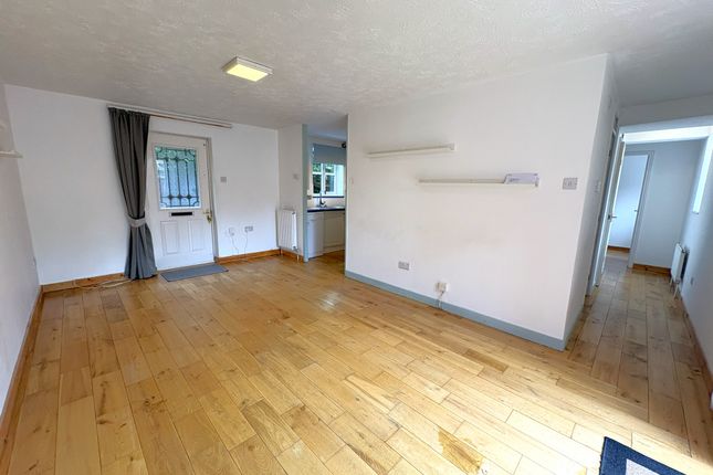 13, EXETER photo 3