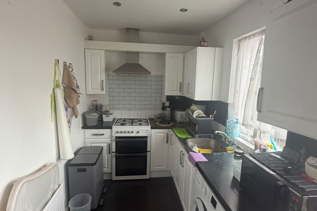 39 Rosedale Avenue, Hayes photo 5