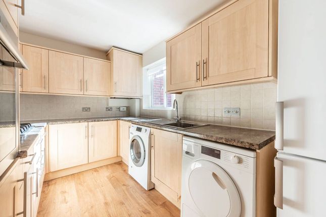 Thumbnail Flat for sale in Priory Field Drive, Edgware