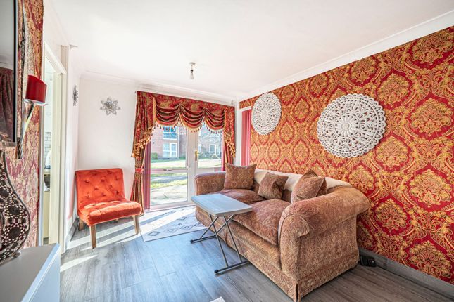 18 The Beeches Weyhill Road, Andover photo 3