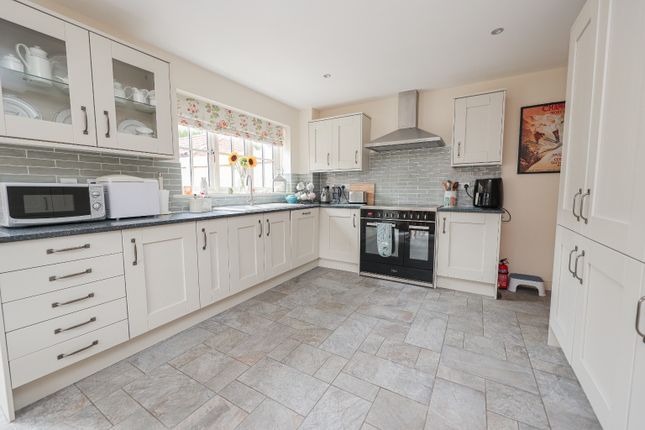 10, Holly Close, Lincoln photo 2