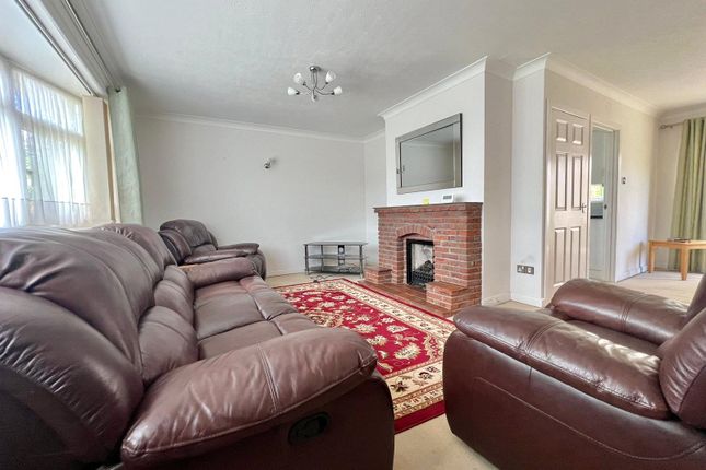4, Forest Way, Lymington photo 4