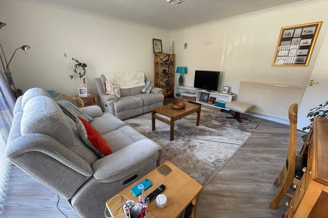 Lounge A.Jpg