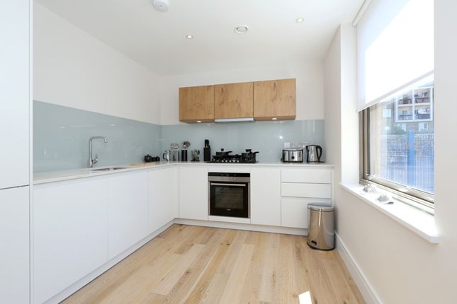 Flat 5, London photo 4