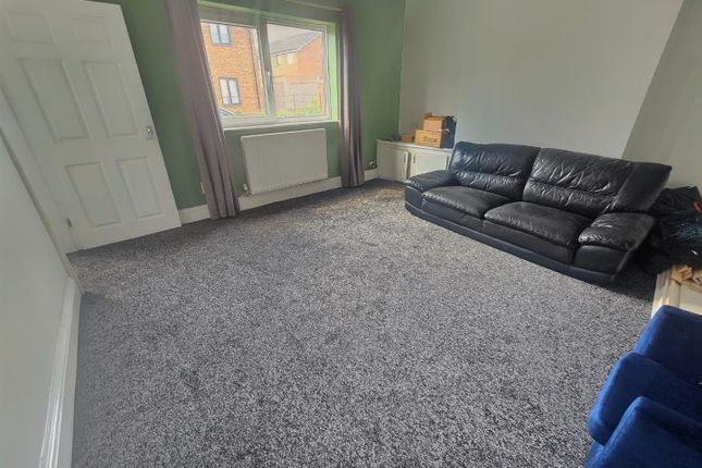 24, Killinghall Row, Darlington photo 2