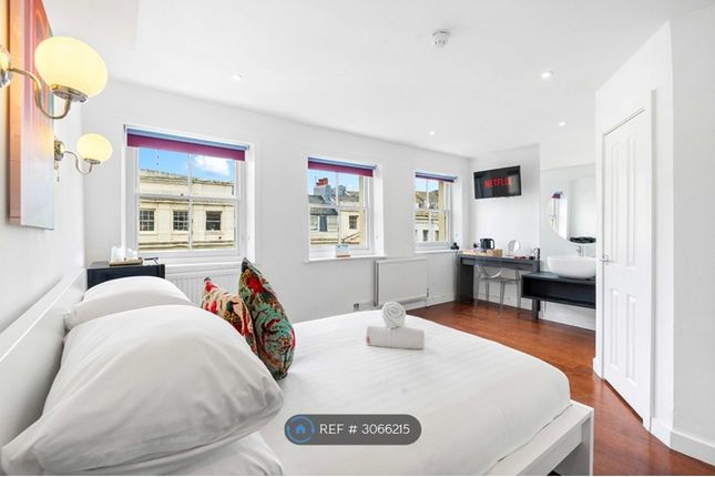 Room, Oriental Place, Brighton photo 5