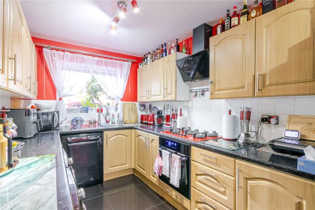 8, Hinkley Close, Uxbridge photo 2