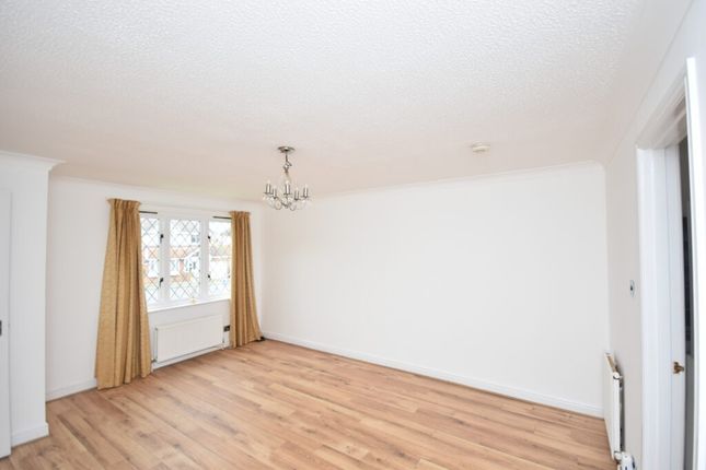 41, Cooper Avenue, Carluke photo 3