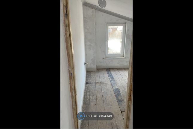Curzon Road, Chatham photo 4