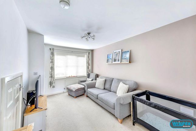 7, Kingfisher Close, Trowbridge photo 2