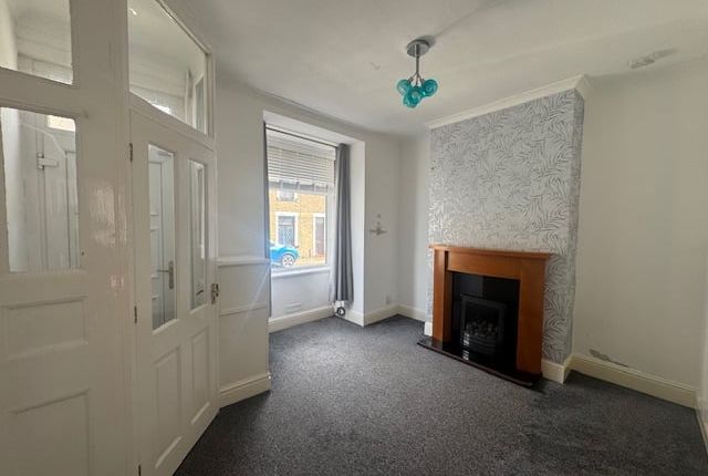 10, Saxifield Street, Burnley photo 2