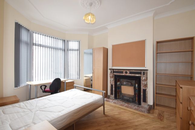 Summerfield Avenue, Heath photo 4
