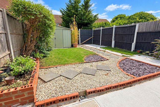 9, Green Close, Waltham Cross photo 3