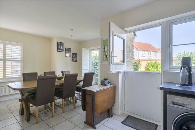 12, Sawyers Crescent, Wiltshire photo 5