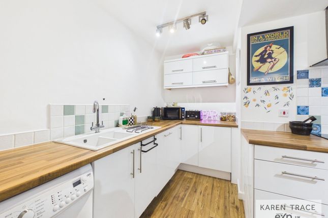 The Old Market House,Apartment 1, Fore Street, Par photo 3