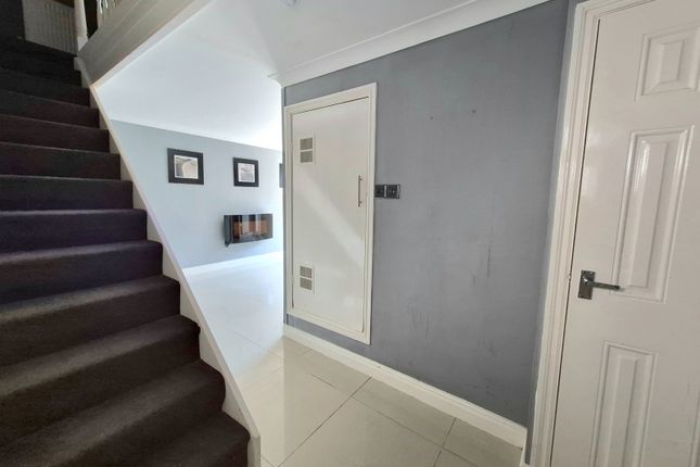 35, Elmridge, Skelmersdale photo 2