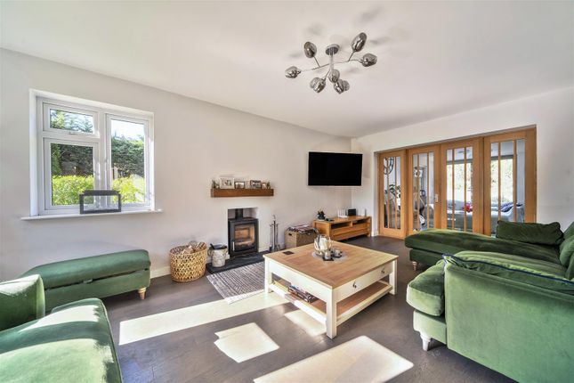 14, Clarewood Drive, Surrey photo 4