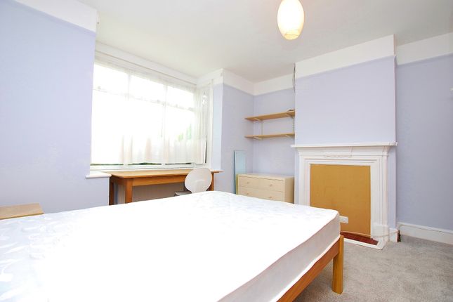 72, Aldershot Road, Guildford photo 4