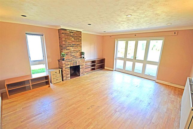5-bed house on 84B, Hampton Road, Twickenham, £3,400/mo