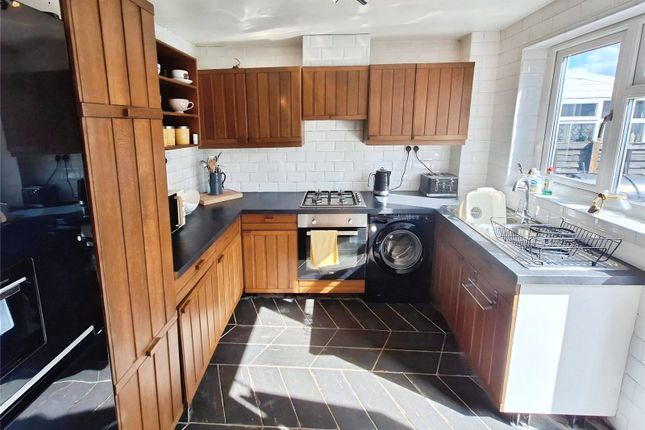 31, Frensham Drive, Warwickshire photo 3