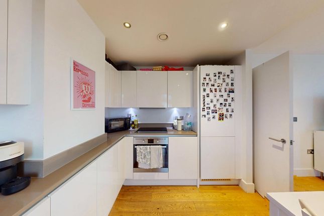 4a, Cribb Lodge, London photo 3