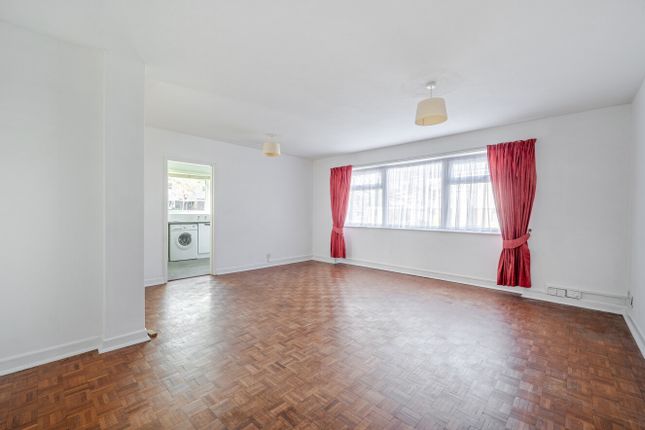 10, Sparrow Drive, Orpington photo 2