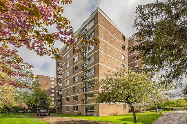 Flat 11, Sylva Court, 79, Putney Hill, London photo 2