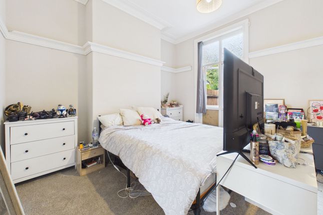 22 Hamlyn Avenue, Hull photo 4