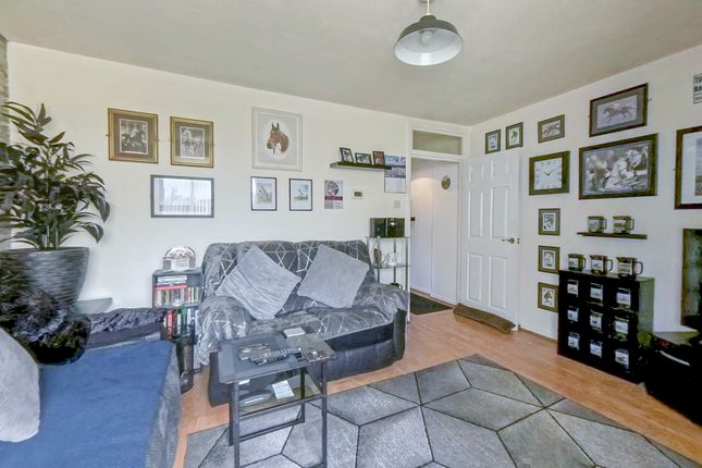 7, Euston Court, Sunderland photo 2