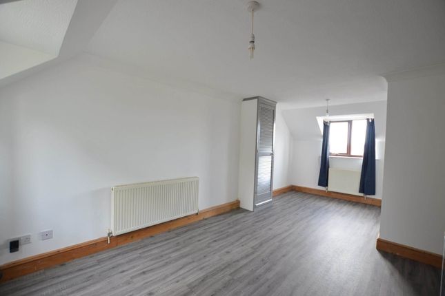 46, St Peters Crescent, Chichester photo 4