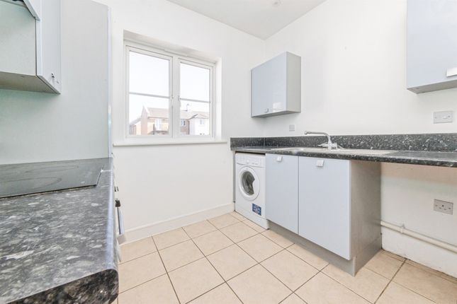 51, Woods Court, Propelair Way, Colchester photo 4