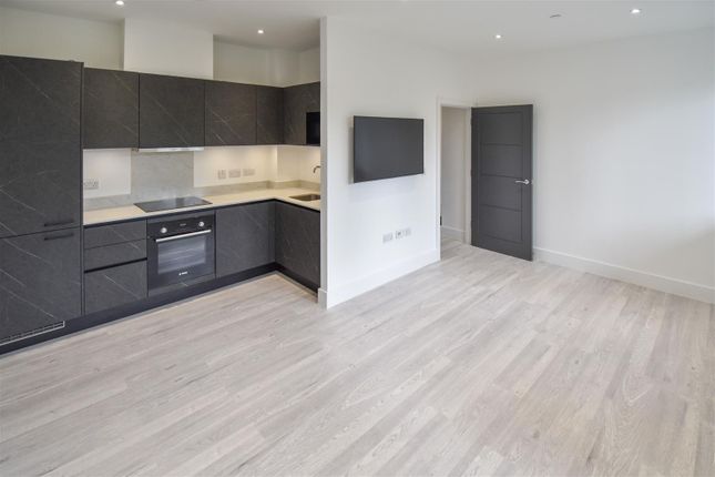 6 Millfield View, Ashwells Road, Brentwood photo 3