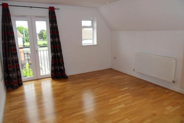 7 Charlton Court, Uxbridge Road, Hayes photo 2